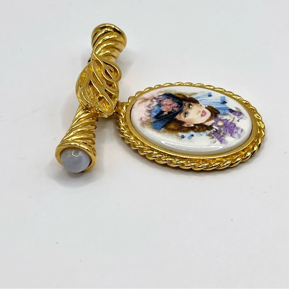 Signed Vintage Avon 1996-1997 "President's Club" Porcelain Portrait Cameo Brooch - Picture 3 of 5